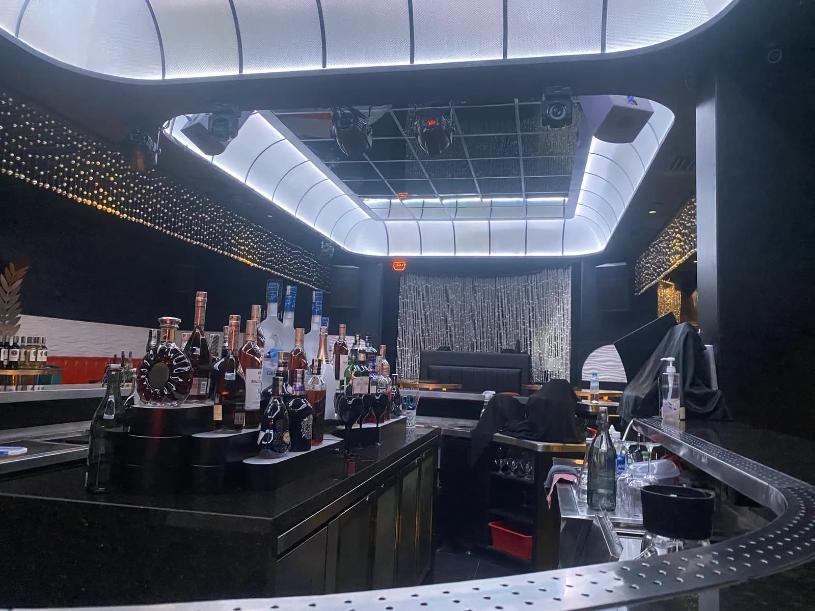 Chi tiết hệ thống lắp đặt tại quầy bar Natrix
